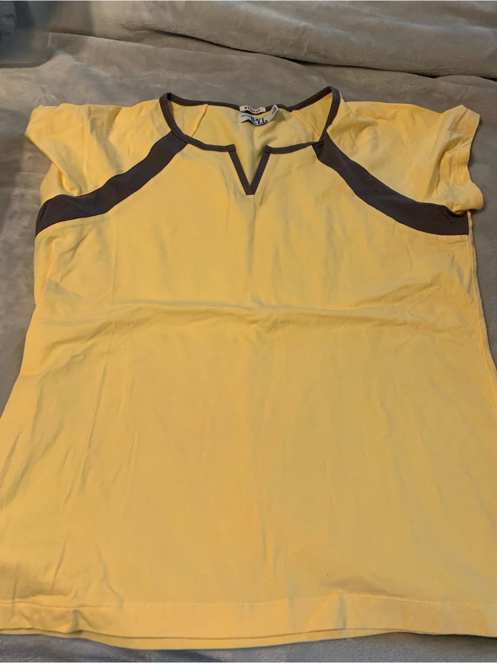 Women's Yellow Contrast-Trim Tee stretch nyl xl